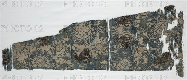 Silk Fragment, 1360-1399. Creator: Unknown.