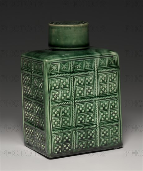 Tea Caddy with Lid, c. 1750-1800. Creator: Staffordshire Factory (British).