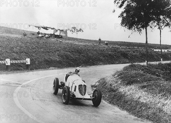 Maserati-Straight 8CM 2.9, Whitney Straight, Pescara Coppa Acerbo 1934. Creator: Unknown.