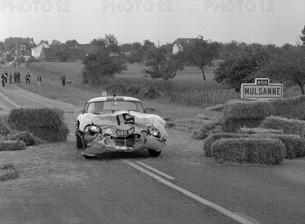 1963 Le Mans Jaguar E type Lightweight crash on Mulsanne. Creator: Unknown.