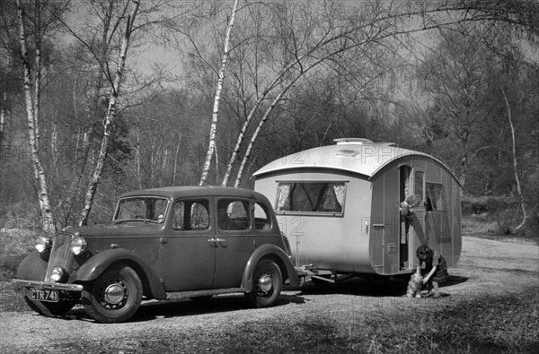 1936 Austin Light 12-4 Ascot saloon