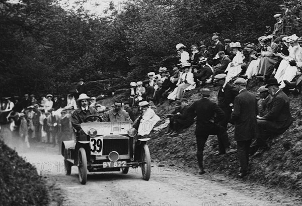 1907 Riley 9hp Victoria. Creator: Unknown.