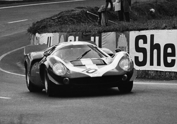 Lola T70, Aston during test day at Le Mans 1967. Creator: Unknown.