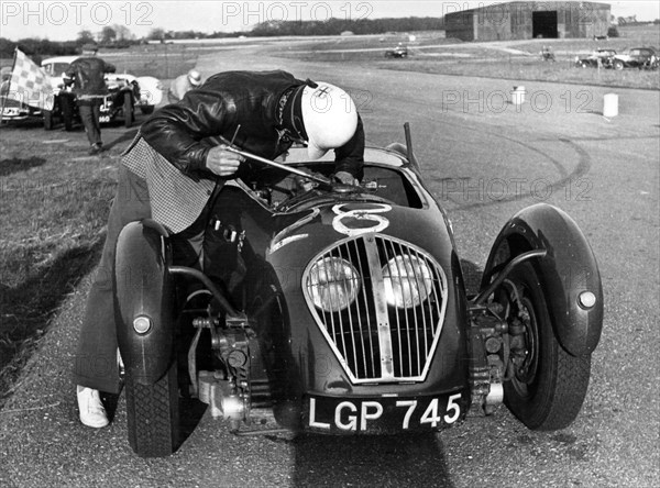 Healey Silverstone, H.Kemp at Snetterton 1953. Creator: Unknown.