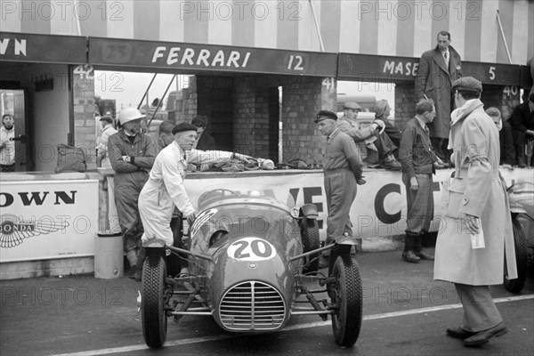 1951 Killeen - MG, D.Pitt in pits at Silverstone during British GP meeting. Creator: Unknown.