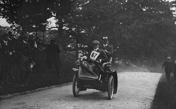 1906 Lagonda 12hp tricar. Creator: Unknown.