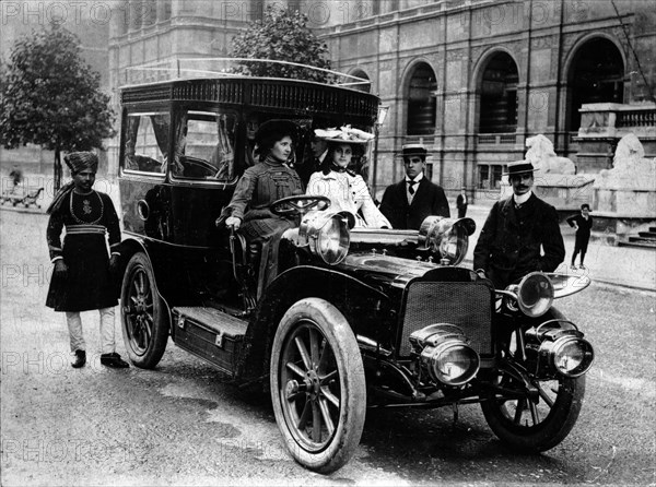 1903 Mors Pullman owned by Marquis of Anglesey. Creator: Unknown.