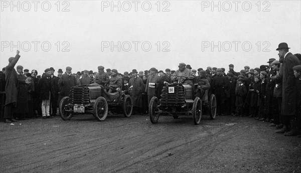 Darracqs at 1902 Bexhill speed trials. Creator: Unknown.