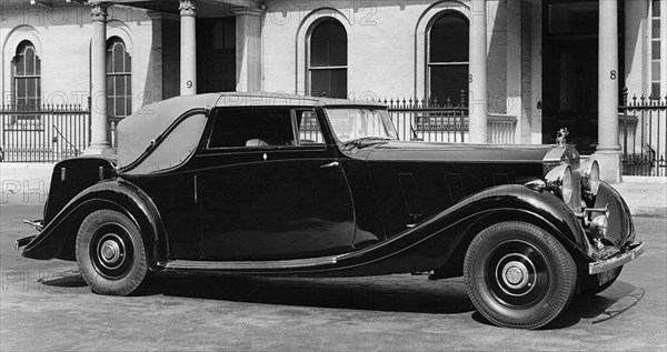 1936 Rolls - Royce Phantom III drophead coupe by Gurney Nutting. Creator: Unknown.