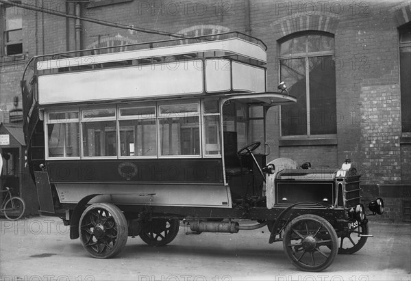 1914 Daimler bus. Creator: Unknown.