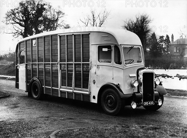 1947 Daimler horsebox by Vincent. Creator: Unknown.