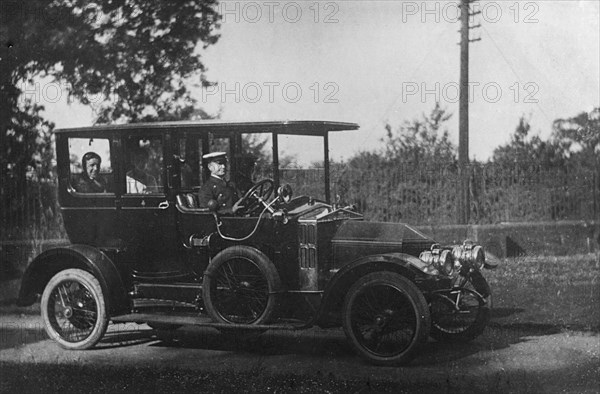 1910 Siddeley Deasy with chauffeur. Creator: Unknown.