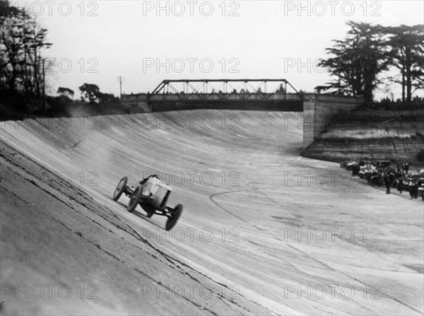 1913 Percy Lambert in Talbot Special 25hp at Brooklands, breaks 103 miles in 1 hour record. Creator: Unknown.