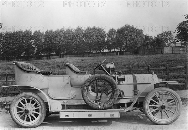 1909 Nagant - Hobson. Creator: Unknown.