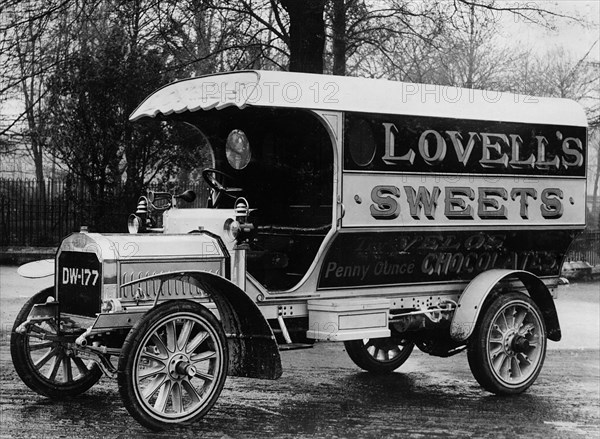 1909 Dennis truck. Creator: Unknown.