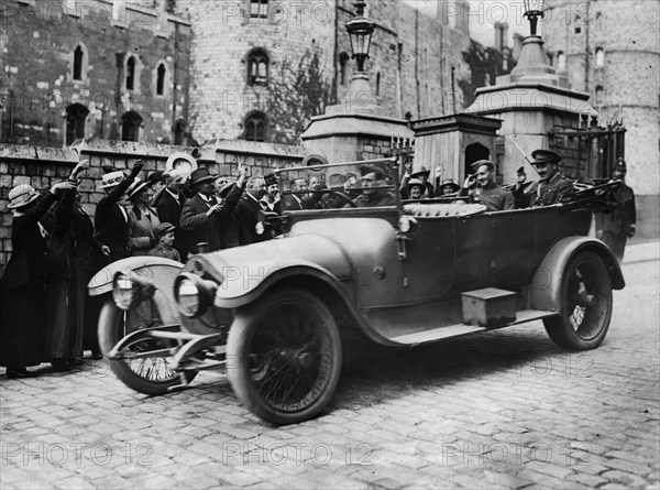 1915 Crossley 25-30hp staff car. Creator: Unknown.