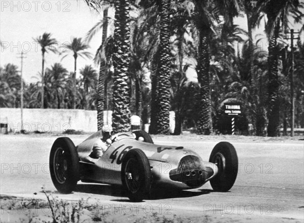 Mercedes Benz W154, Hermann Lang, Tripoli Grand Prix 1938. Creator: Unknown.