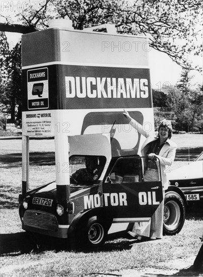 Duckhams Mini with tv personality Keith Chegwin 1978. Creator: Unknown.