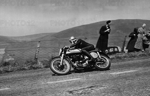 Norton, Geoff Duke, 1951 Isle of Man Tourist Tropy Race. Creator: Unknown.
