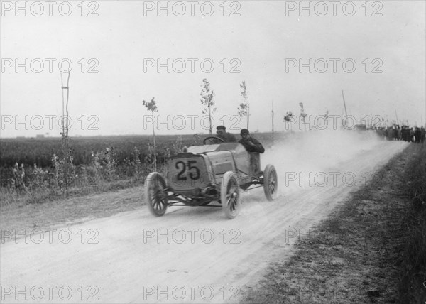 Darracq, Barras at 1904 Ostend Speed Trials. Creator: Unknown.