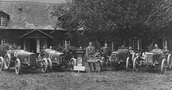 Sunbeam team for 1912 Grand Prix de L'ACF, Louis Coatalen in centre. Creator: Unknown.