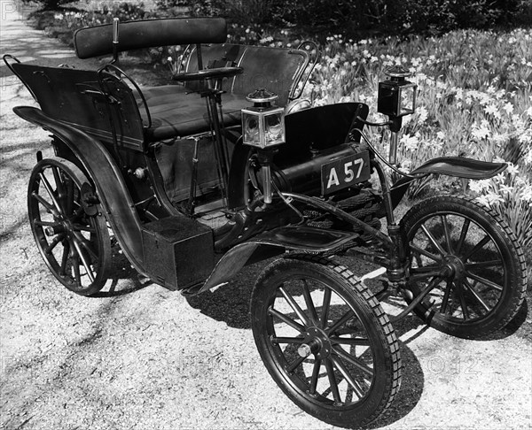 1901 Clement Panhard Stirling dogcart. Creator: Unknown.