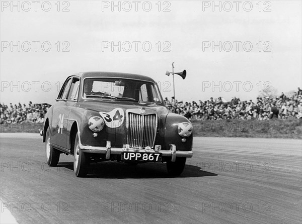 MG Magnette ZA, International Trophy at Silverstone 7th May 1955. Creator: Unknown.