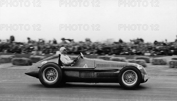 Alfa Romeo, Giuseppe Farina winner British Grand Prix at Silverstone 1950. Creator: Unknown.