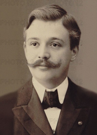 Portrait of the violinist and composer Henri Marteau (1874-1934). Creator: Photo studio N. Raschkow, Breslau .