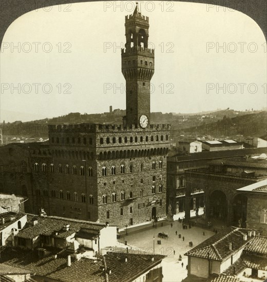 'Palazzo Vecchio and Piazza della Signoria, (S.E)., Florence, Italy', c1909. Creator: Unknown.