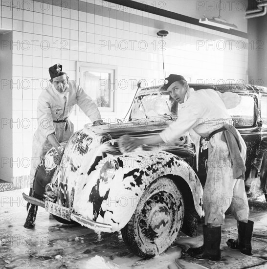 Carwash, Stockholm, Sweden, 1955. Creator: Unknown.