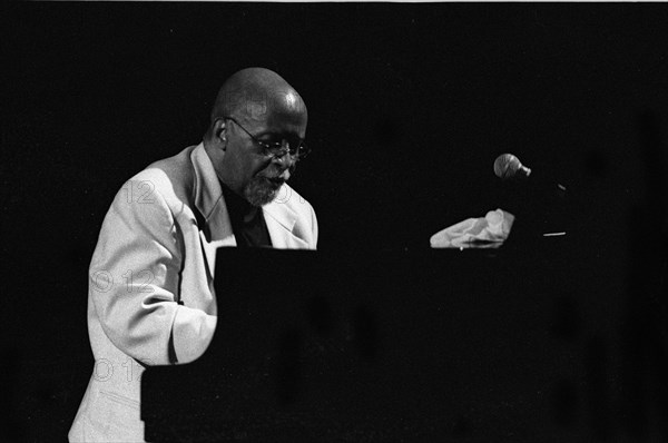 Junior Mance