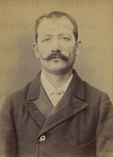 Bernard. Paul, Auguste. 32 ans, né à Crest (Drôme). Employé. Excitation au meurtre, anarchiste. 11/2/94., 1894.