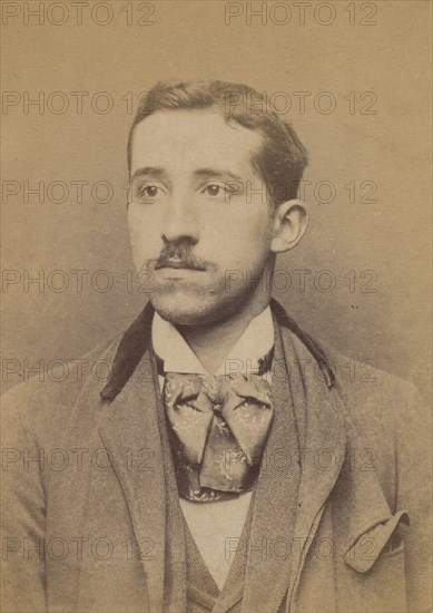 Gauche. Henri. 24 ans, né le 7/2/60 à Paris. Rentier. Anarchiste., 1884.