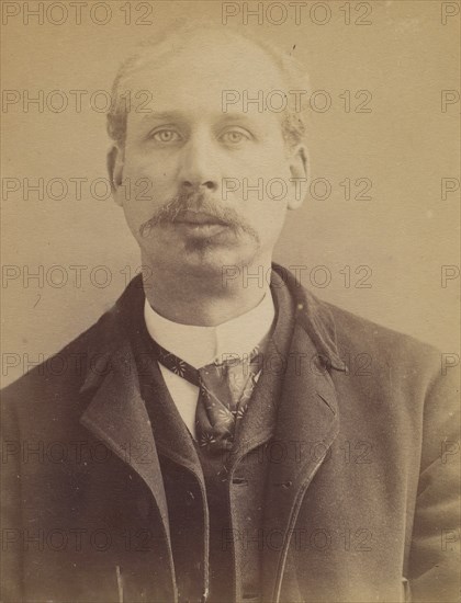 Cottée. Edouard, Eugène. 37 ans, né à Paris XVle. Artiste-peintre. Vol par complicité. 6/2/92. , 1892.
