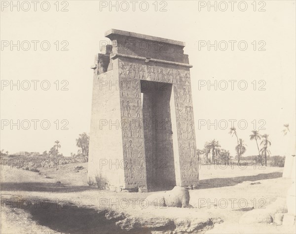 Karnak (Thèbes), Grande Porte du Sud Vue du Point C, 1851-52, printed 1853-54.