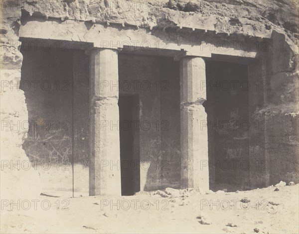 Béni-Haçan, Architecture Hypogéene - Tombeau de Névothph, 1851-52, printed 1853-54.