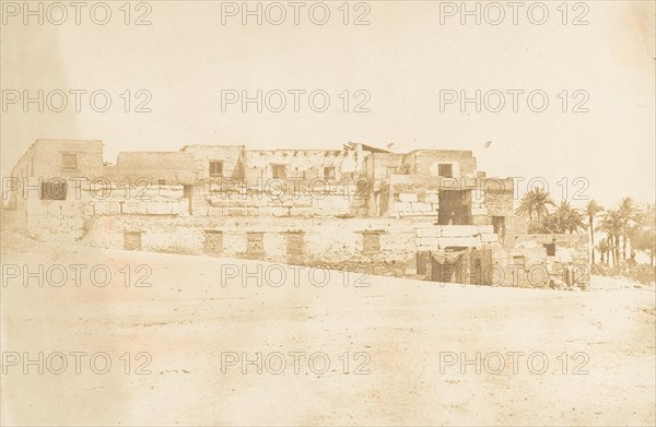 Habitation de l'équipage de l'allège de Luxor, bâtie sur la terrasse du Palais, 1849-50.