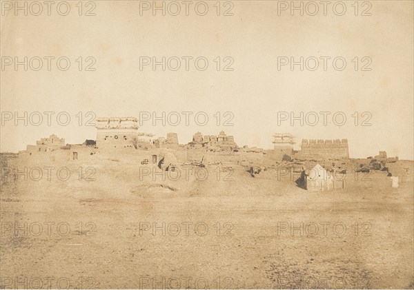 Vue d'une partie du village de Louxor, Thèbes, 1849-50.