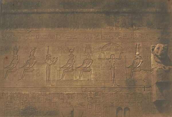 Sculptures sur la façade postérieure du grande Temple de Dendérah (Tentyris), 1849-50.