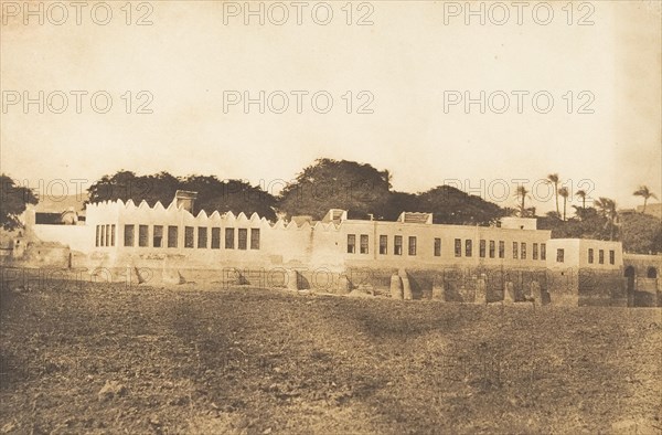 Vue du Divan et du Palais du Gouverneur, à Syout, 1849-50.