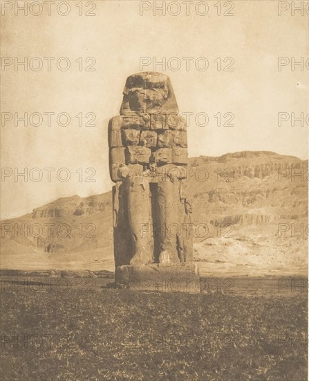 Colosse restauré d' Aménophis III, à Thèbes (Statue vocale ou Colosse de Memnon), 1849-50.