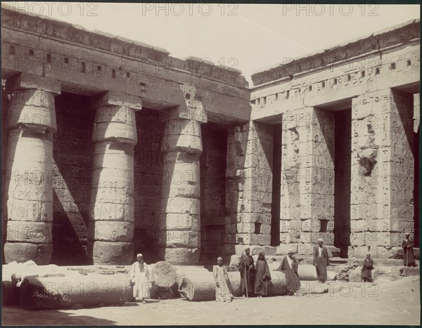 Medinet Habou, 2me cour cote sudouest, 1870s.