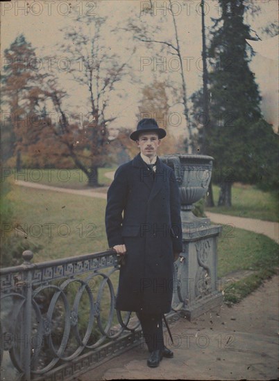 Constantin Mitrofanovitch Flórinsky, Officer of His Majesty Tzar Nicholas II (Jaeger Regiment), 1907.