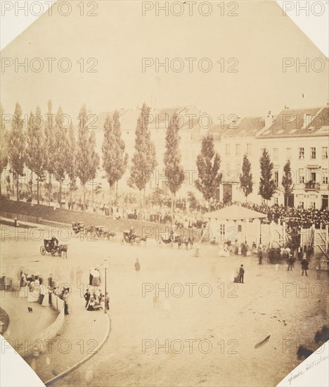 La place pendant les fêtes de septembre, 1854-56.