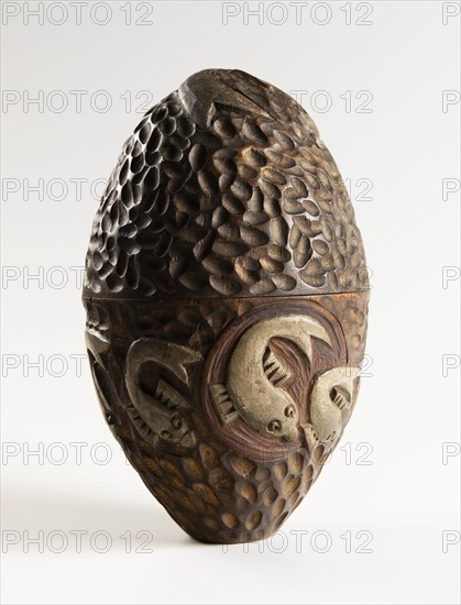 Egg-shaped box. Designed by Alexei Zinovyev, End 1890s. Creator: Workshop of Princess Maria Tenisheva in Talashkino.