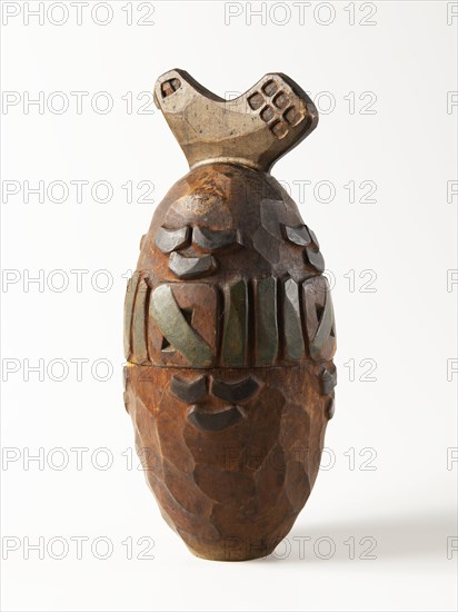 Egg-shaped box. Designed by Alexei Zinovyev, End 1890s. Creator: Workshop of Princess Maria Tenisheva in Talashkino.