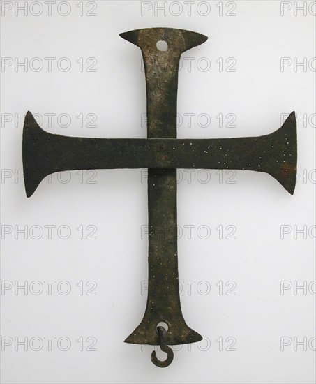 Cross, Byzantine, 6th century or later.