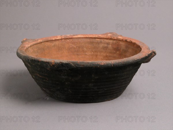 Bowl, Coptic, 4th-7th century.