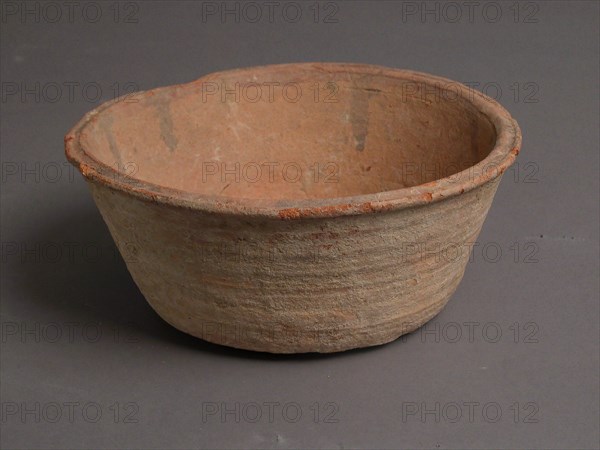 Bowl, Coptic, 4th-7th century.